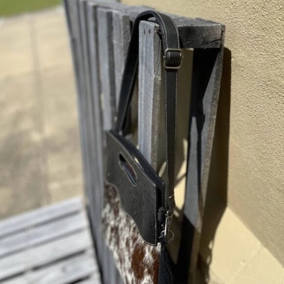 Black Cowhide & Tooled Leather Purse - Picture 3 of 3